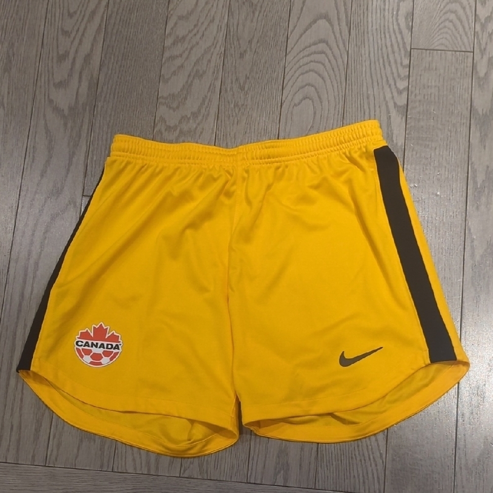 Women's Dry Fit Nike Yellow Soccer Shorts with Canada Emblem - Size M Like New - Picture 2 of 4